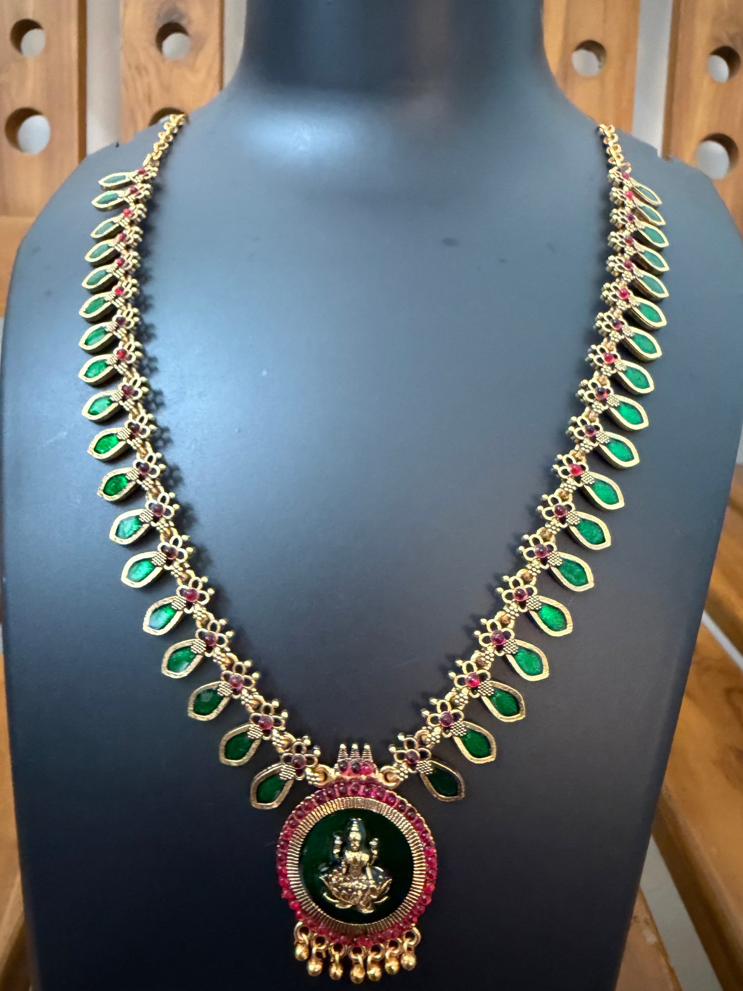 Emerald Lakshmi Mango Mala : Code: MJ1592