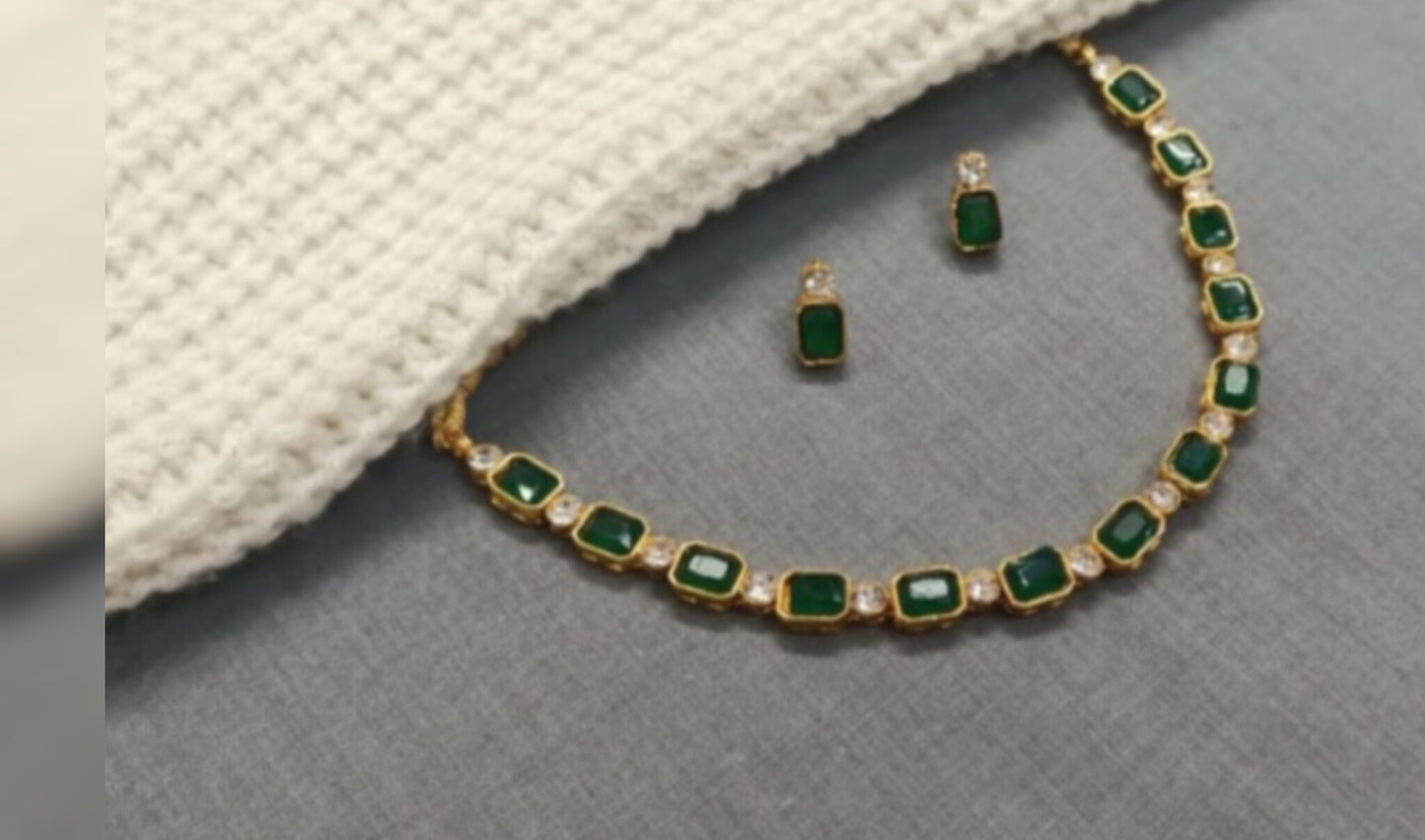 Single layer glass stone Adjustable choker/necklace