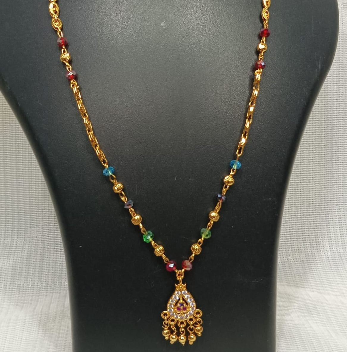 COLORED BEADS CHAIN WITH LOCKET : CODE SPDG 8002