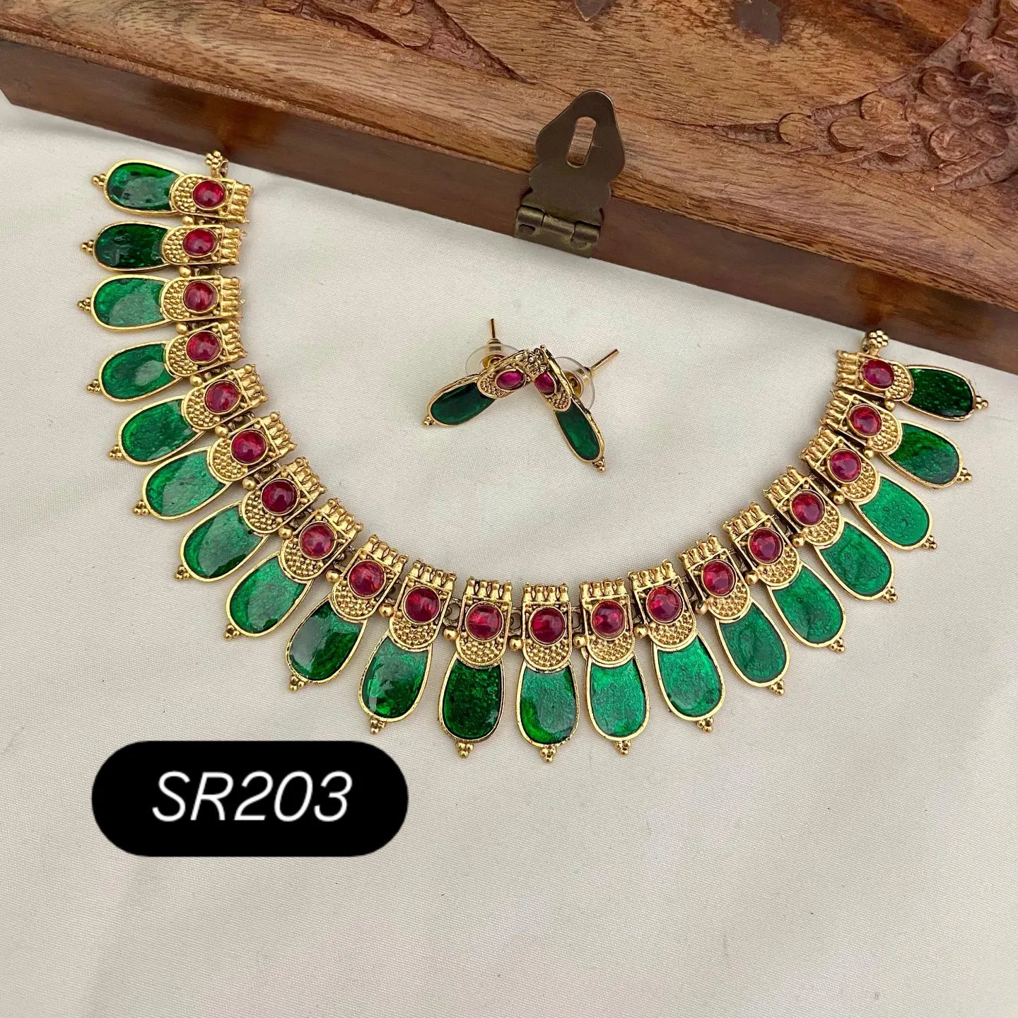 Budget Palakka Necklace with earrings: Code SR203
