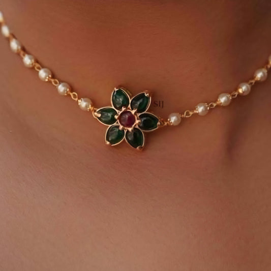 Pearl Choker with flower 🌼 locket and stud