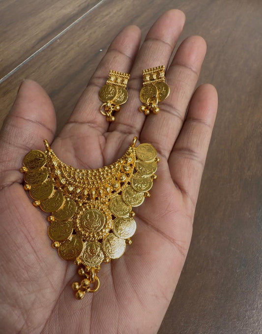 Pendant _Lakshmi Coin design with earrings : Code : SP506