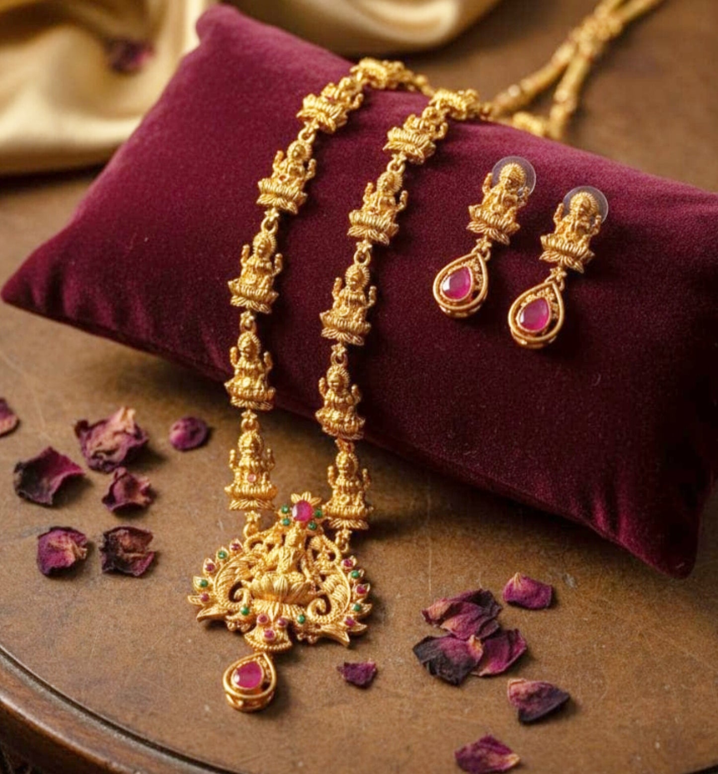Premium Goddess Lakshmi Temple Necklace Set – Antique Gold Bridal Long Haar with Kemp Stones | Traditional South Indian Jewellery