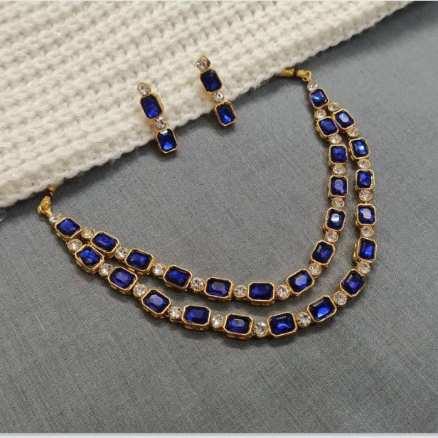 Double layer chocker with glass stones