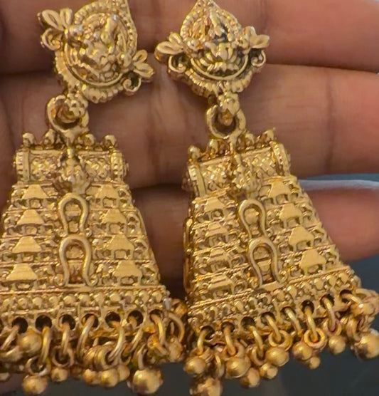 Gopuram Jhumka : Code KJ1110