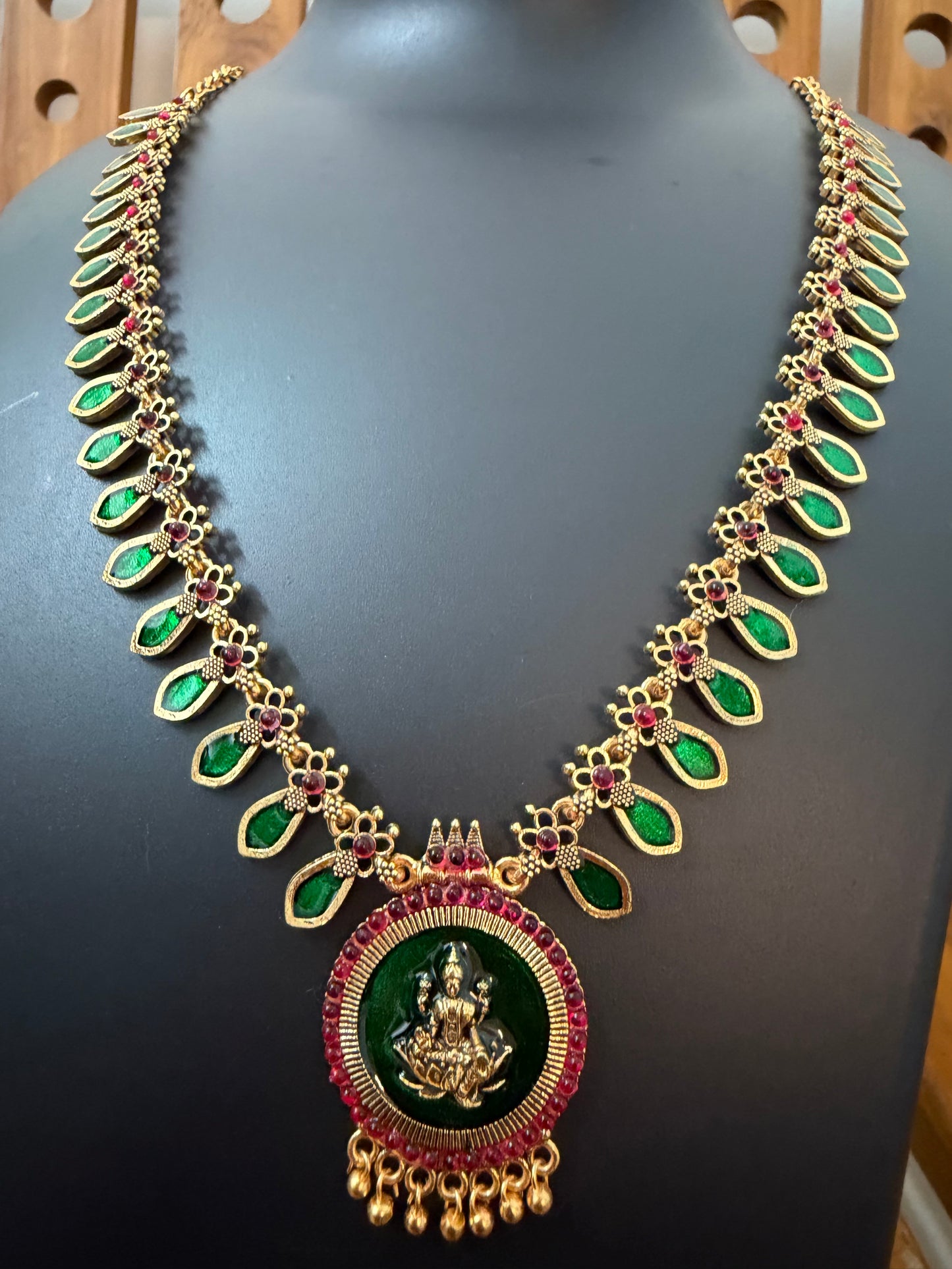 Emerald Lakshmi Mango Mala : Code: MJ1592