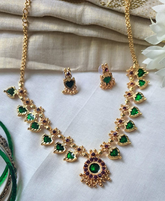 GREEN PALAKKA NECKLACE WITH STUD
