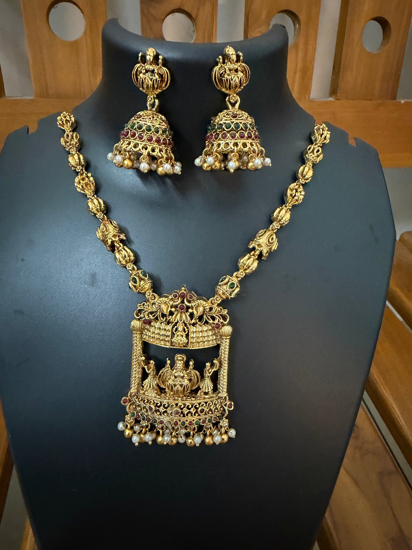 Lakshmi necklace set : code: RJ585