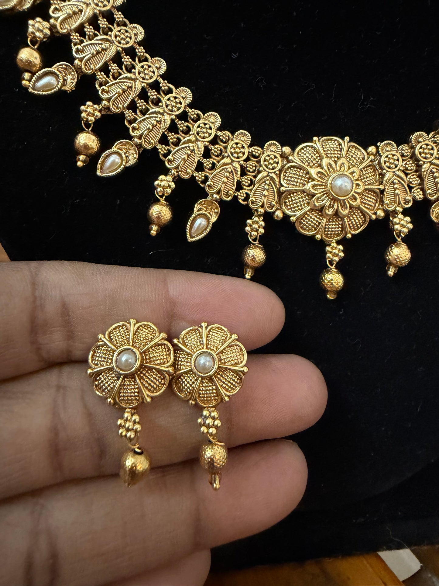 Premium statement Necklace set