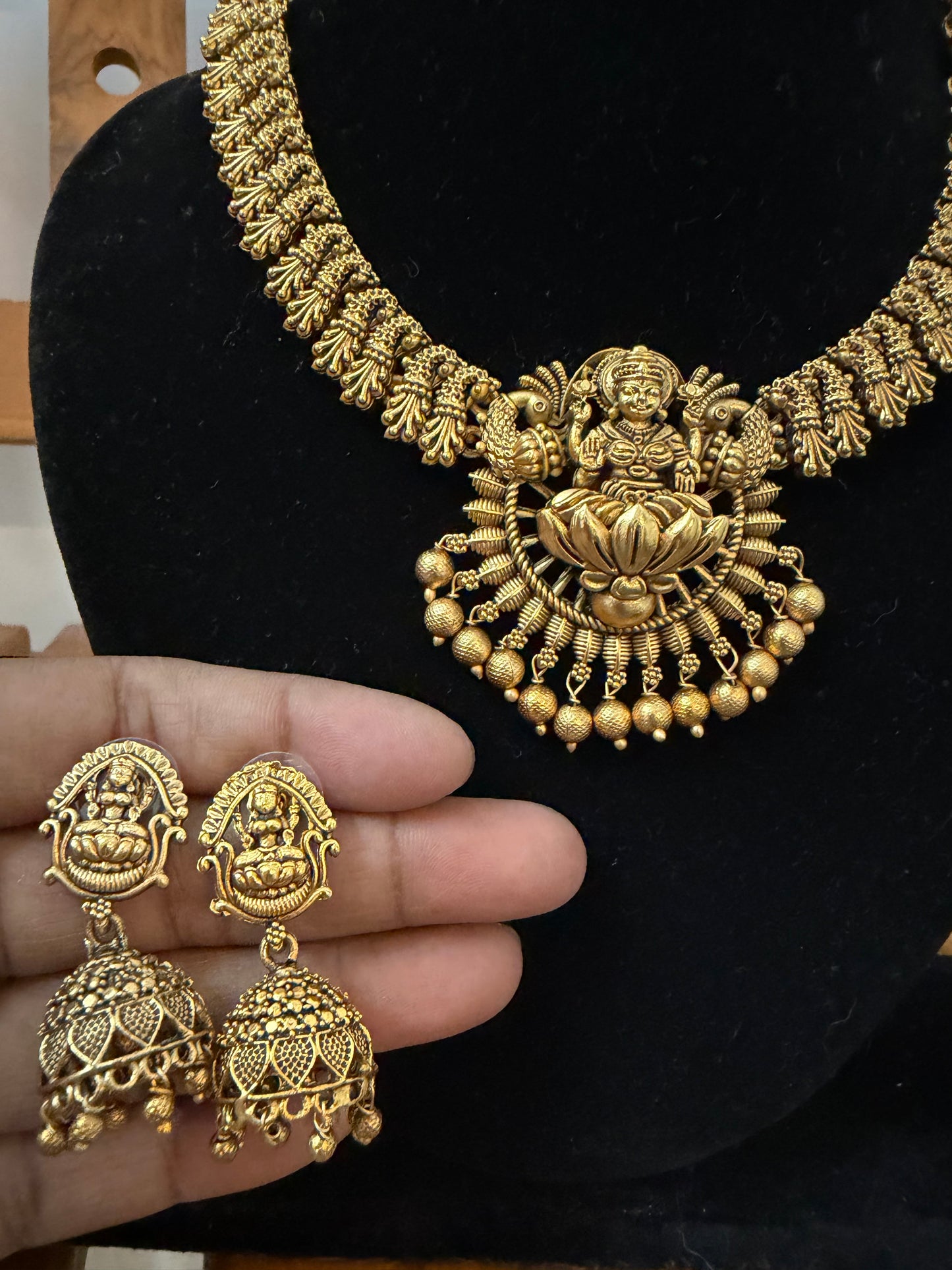 Premium Lakshmi Necklace set with Jhumka