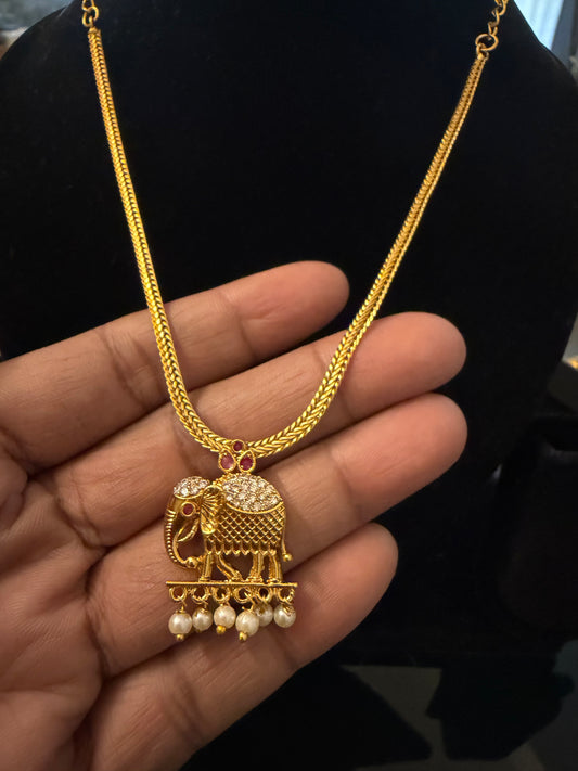 Elephant pendant simple chain : Code : SP1650