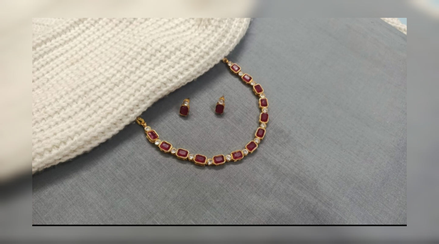 Single layer glass stone Adjustable choker/necklace