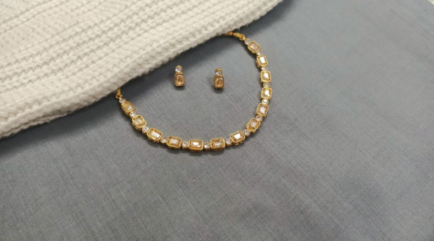 Single layer glass stone Adjustable choker/necklace