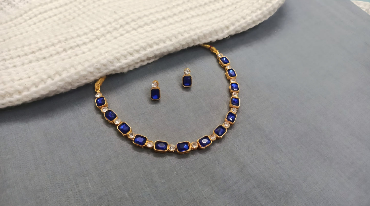 Single layer glass stone Adjustable choker/necklace