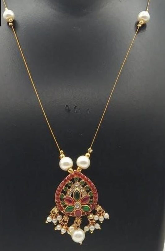 Invisible Chain with oval locket