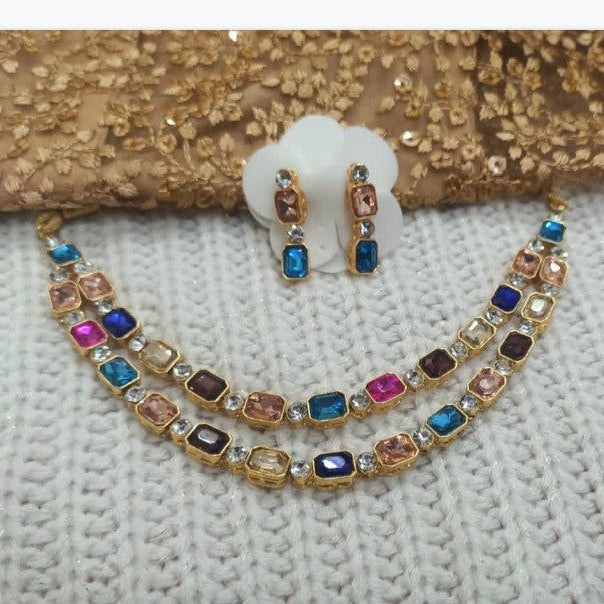 Double layer chocker with glass stones