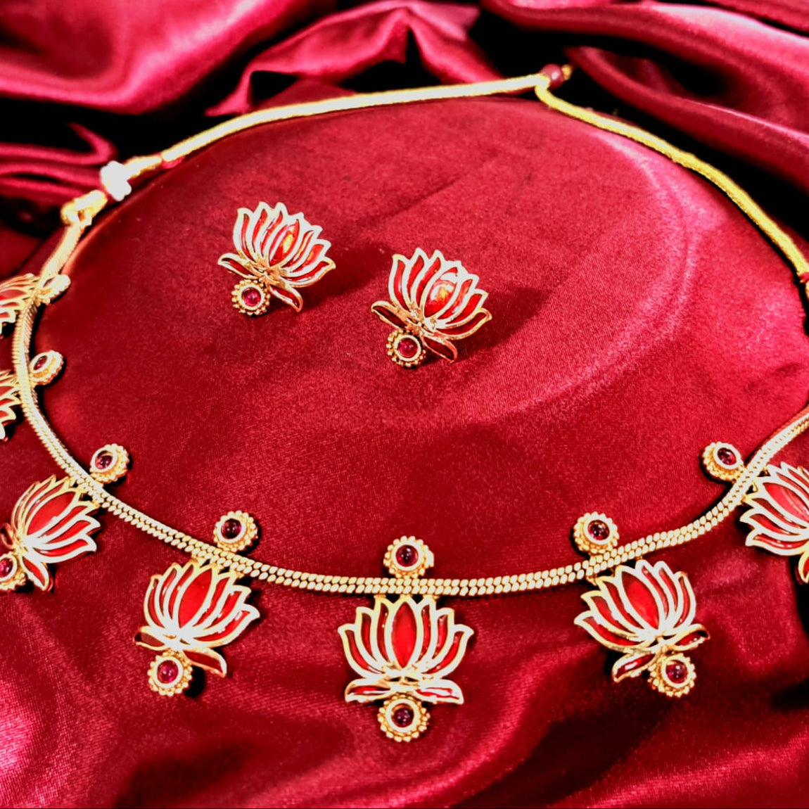THE RED PADMA SAUBAGYA  ADJUSTIBLE CHOKER/NECKLACE FROM " THE PADMA " collections.
