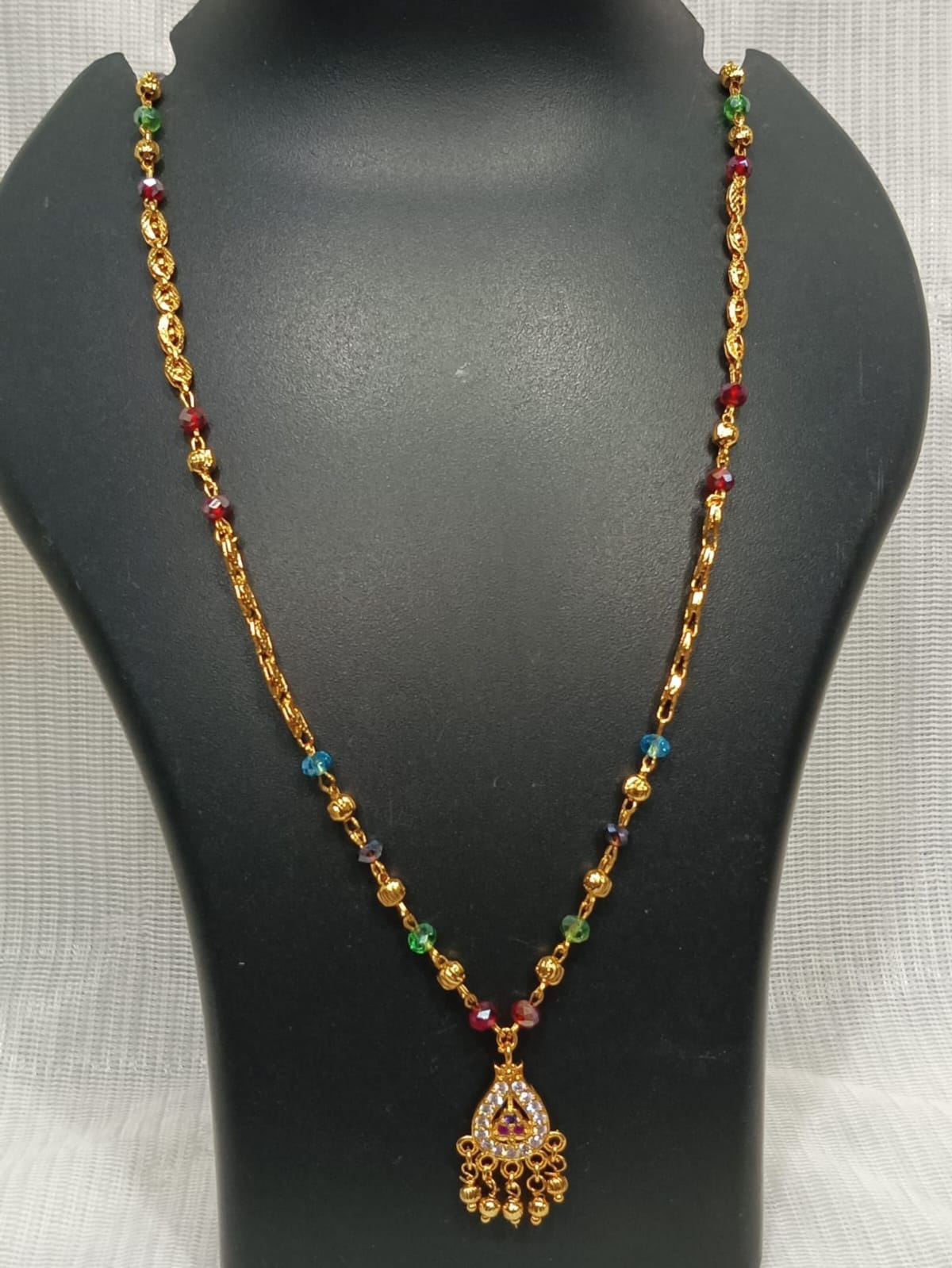 COLORED BEADS CHAIN WITH LOCKET : CODE SPDG 8002
