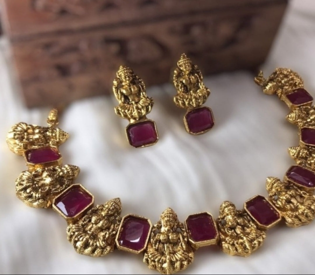 Lakshmi Style Red stone adjustable necklace set
