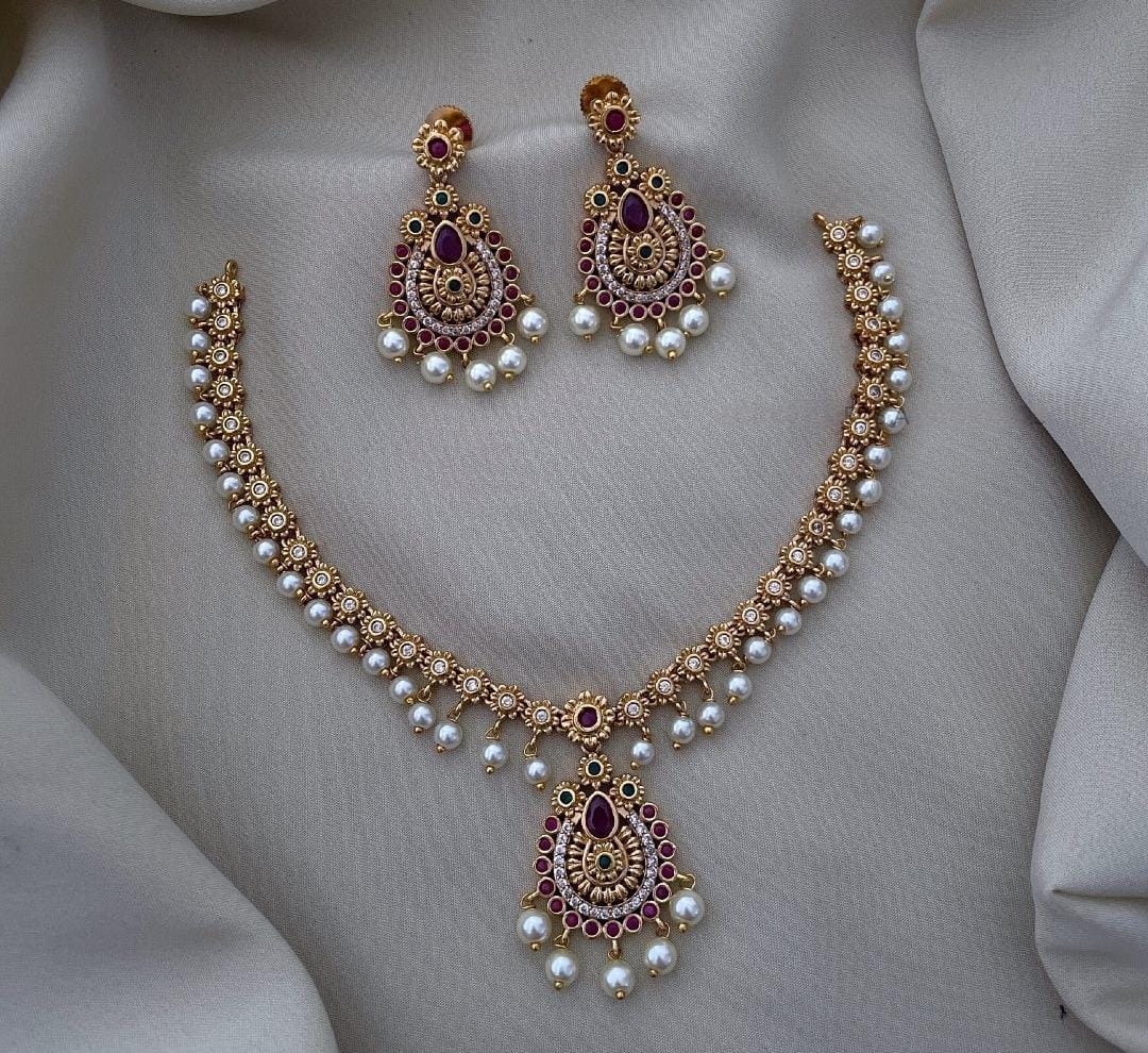 Pearl necklace set