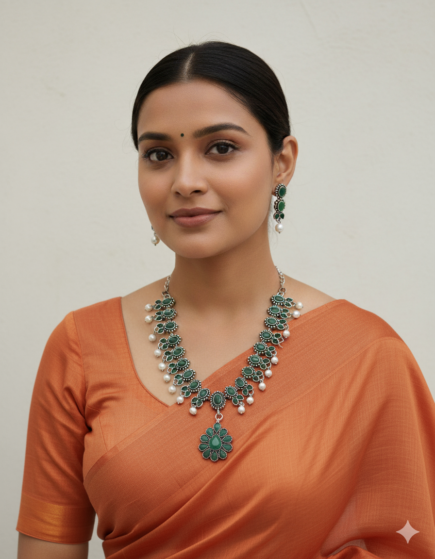 Emerald-toned necklace and earring set